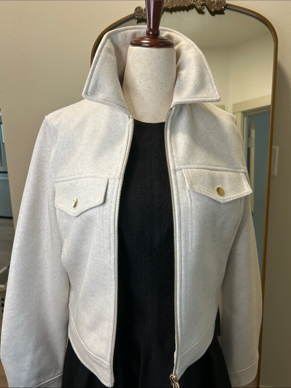 NWT Zara Viral Soft Zip-Up Jacket Ecru Off-White Cropped XS Boxy 3046/287 - Picture 8 of 8